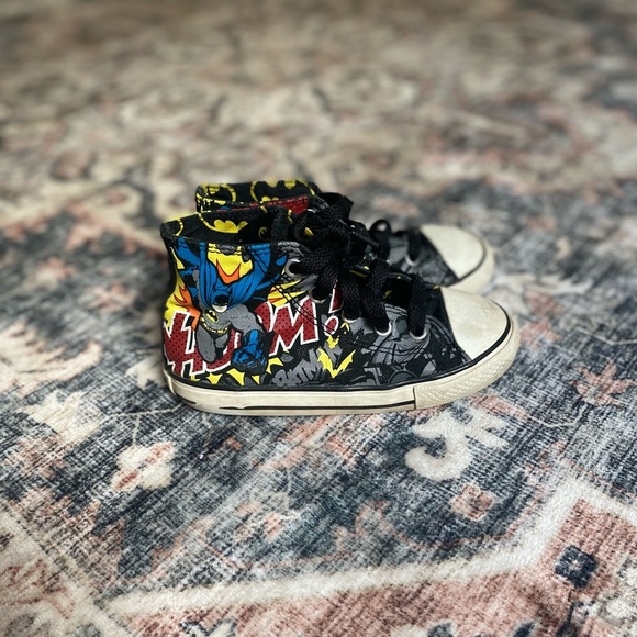 Converse x Batman Graphic High-Tops - Picture 1 of 5